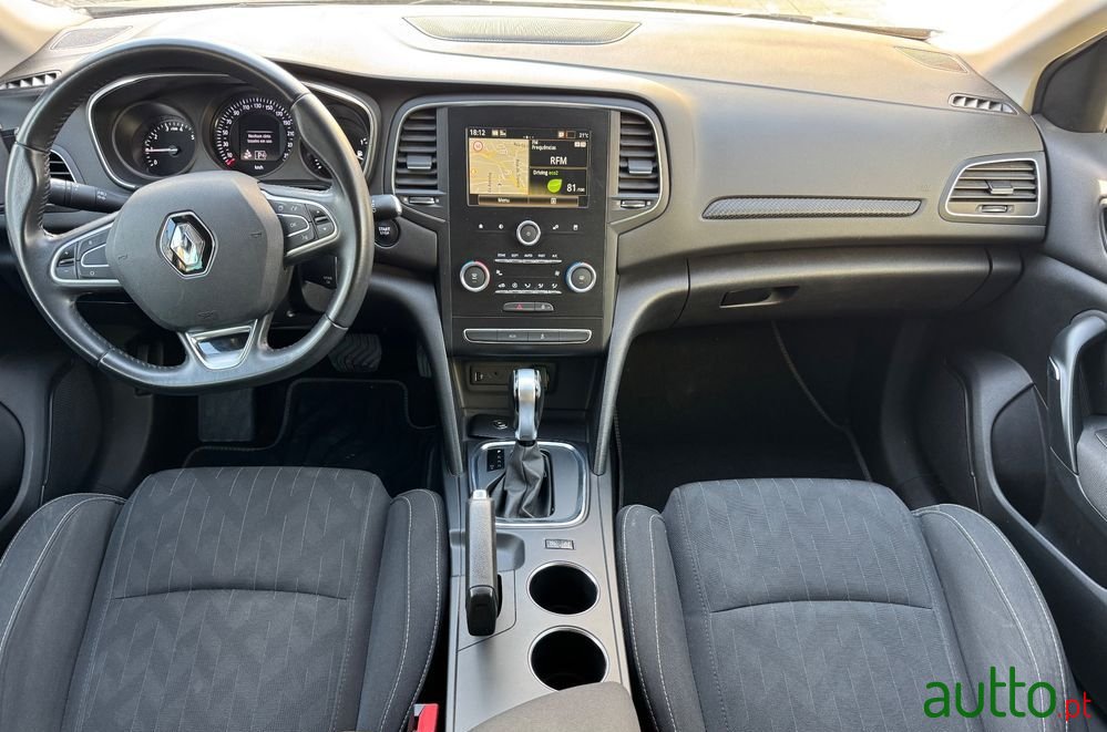 2019' Renault Mégane Sport Tourer photo #2
