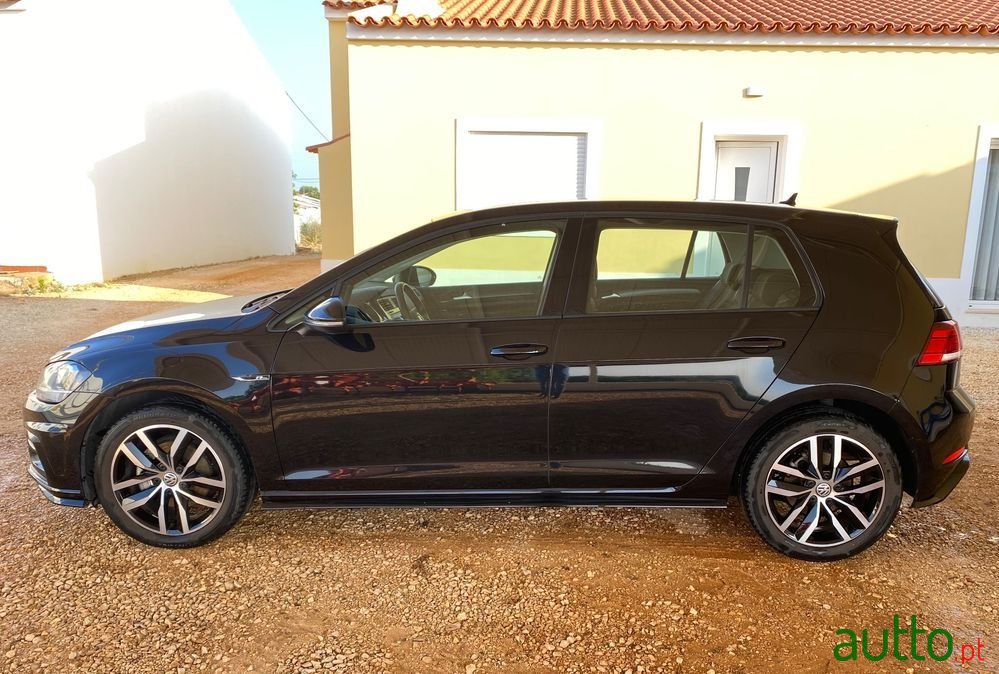 2017' Volkswagen Golf 1.6 Tdi R-Line photo #6
