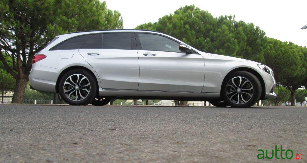 2015' Mercedes-Benz C 200 Bluetec Avantgarde+ photo #2