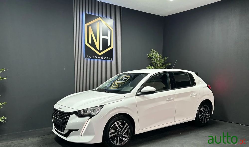 2019' Peugeot 208 photo #2