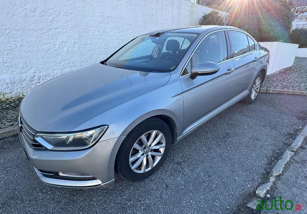 2016' Volkswagen Passat photo #2