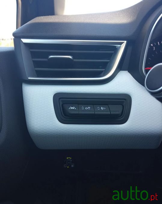 2021' Renault Clio photo #2