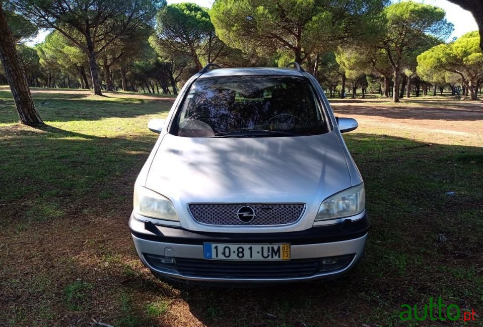2002' Opel Zafira photo #1