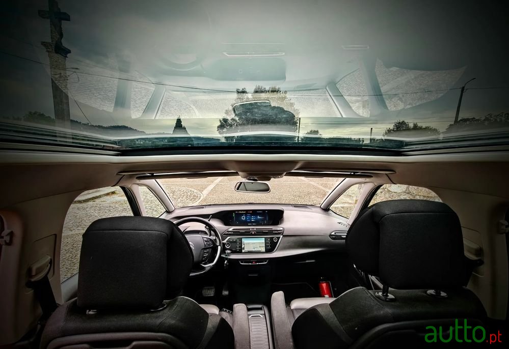 2017' Citroen C4 Grand Picasso photo #5