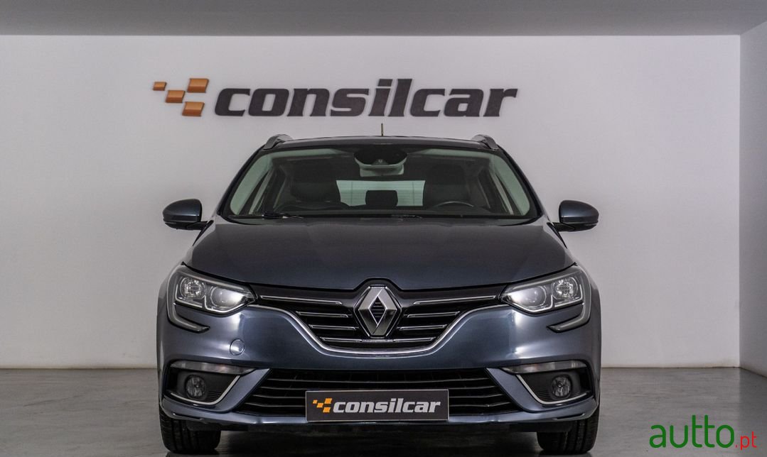 2017' Renault Megane Sport Tourer photo #3