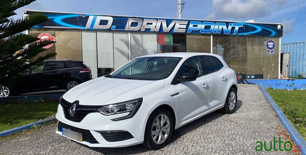 2019' Renault Megane photo #1