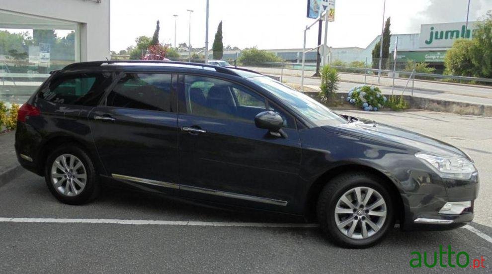 2010' Citroen C5 photo #2