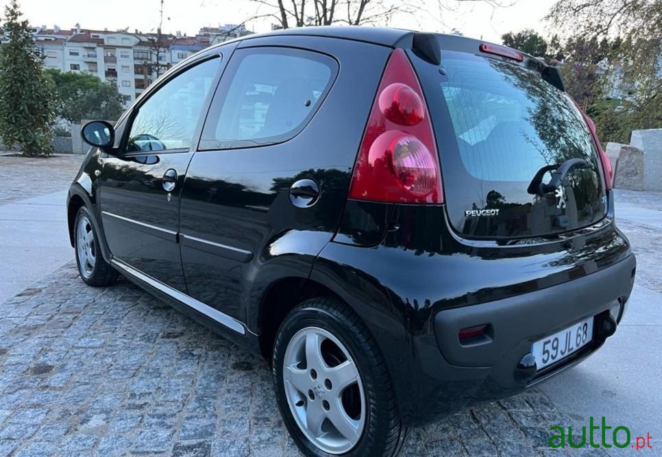 2010' Peugeot 107 photo #5