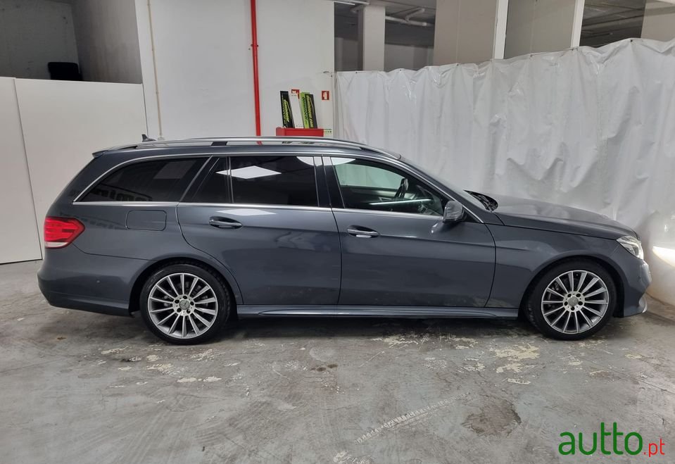 2013' Mercedes-Benz E-300 photo #3