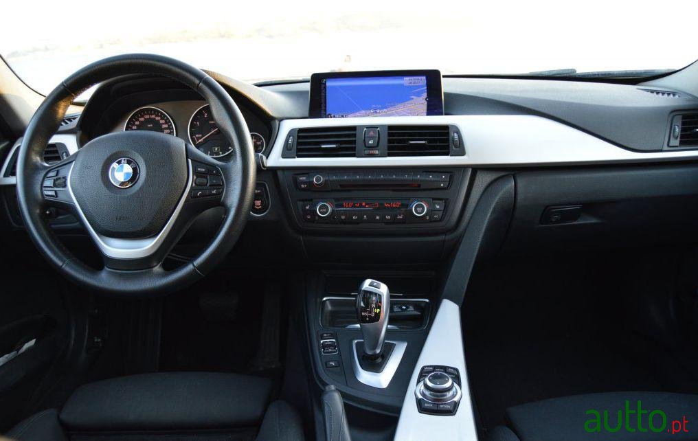 2013' BMW 320 D Auto Line Sport photo #1