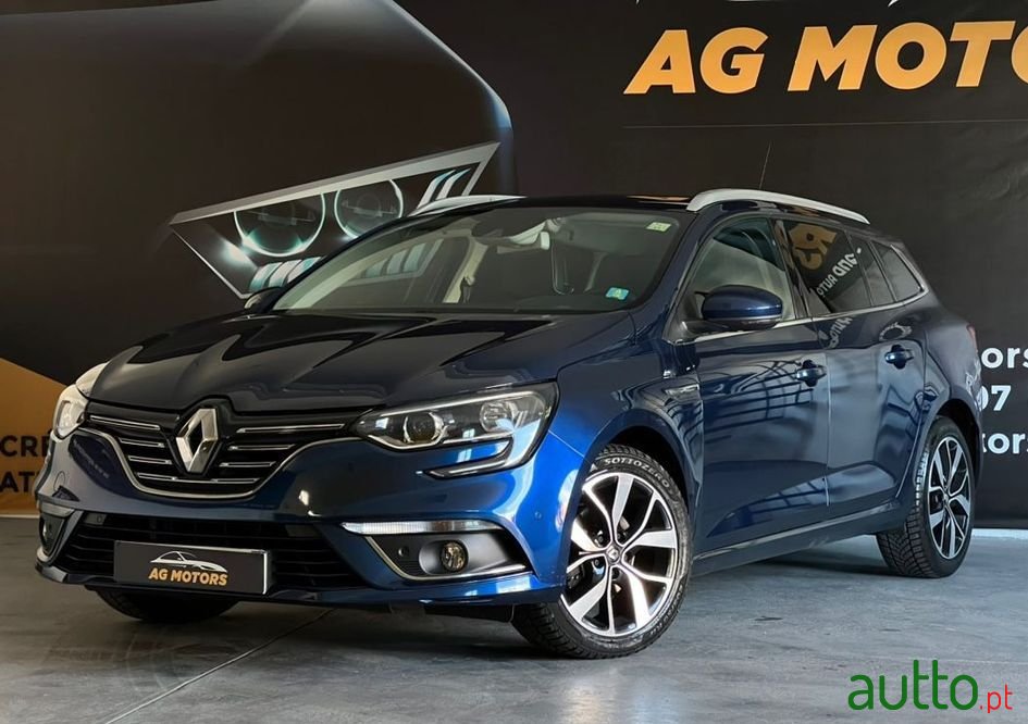 2018' Renault Megane Sport Tourer photo #3