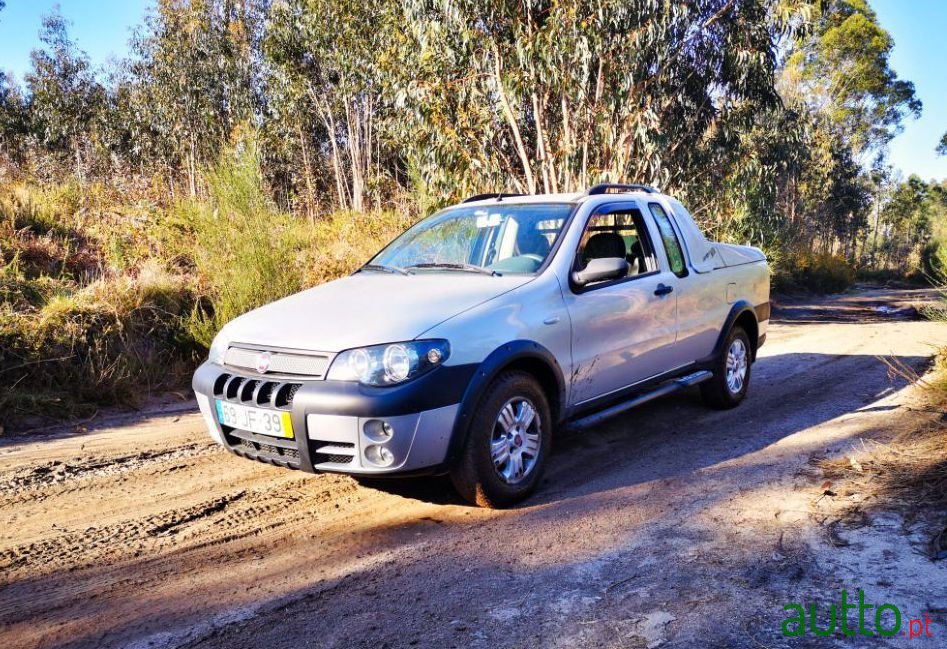 2010' Fiat Strada photo #1