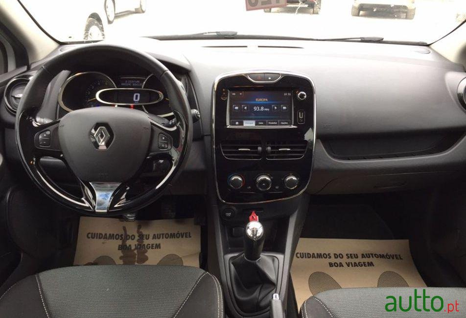 2014' Renault Clio photo #2