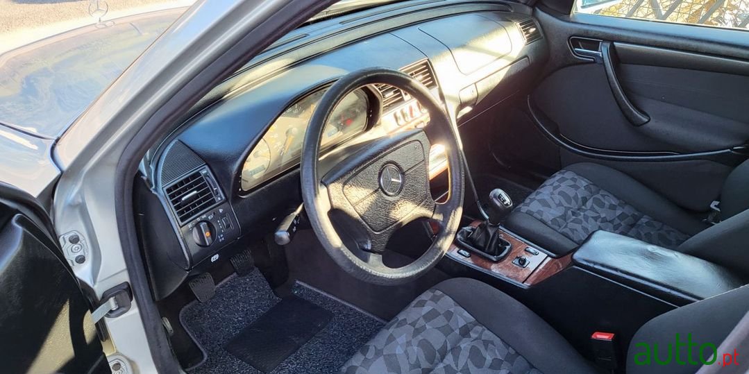 1999' Mercedes-Benz C-220 photo #6