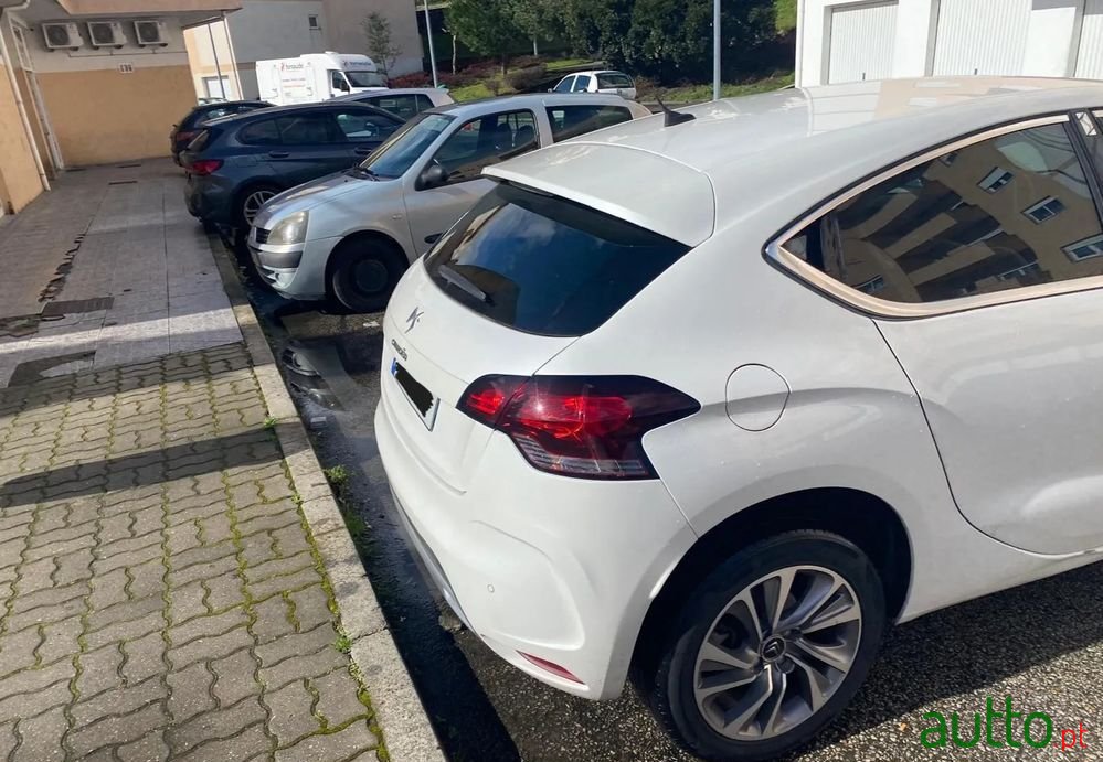 2013' Citroen DS4 photo #4