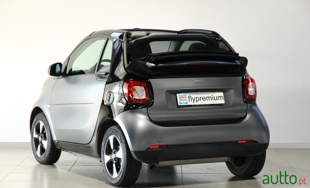 2018' Smart Fortwo photo #3