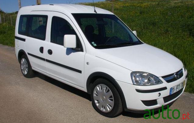 2008' Opel Combo 1.3 Cdti photo #1