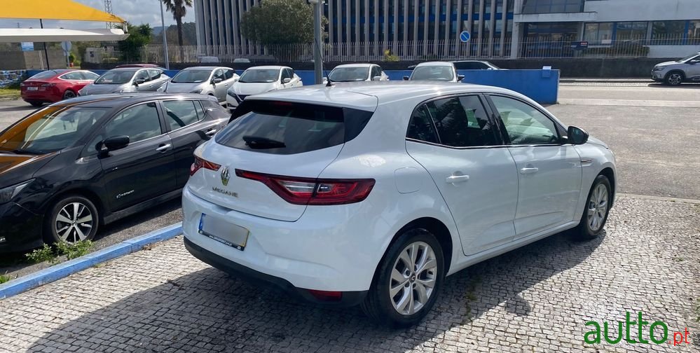 2019' Renault Megane photo #5