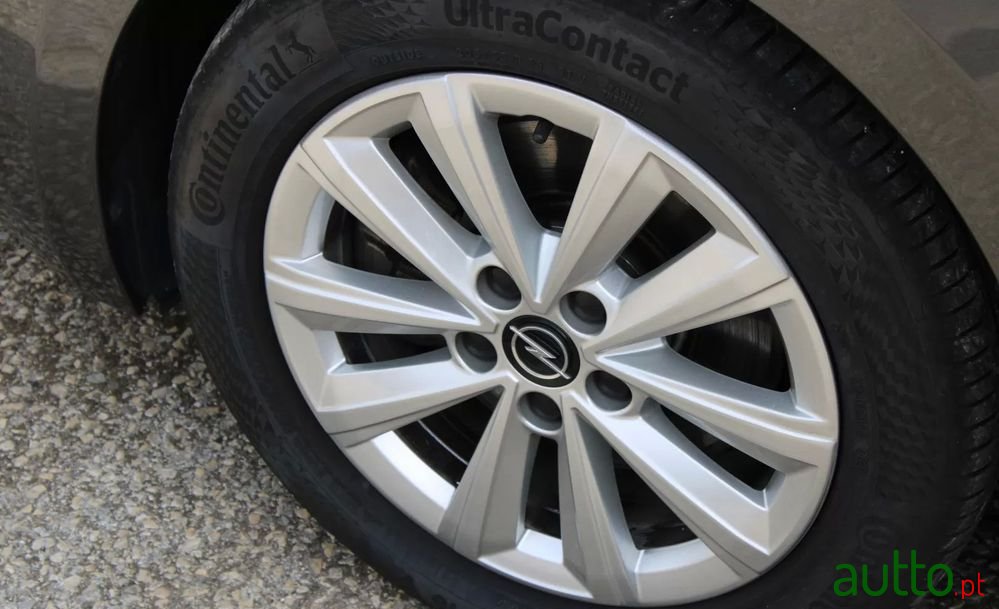 2022' Opel Astra 1.5 D Business photo #5