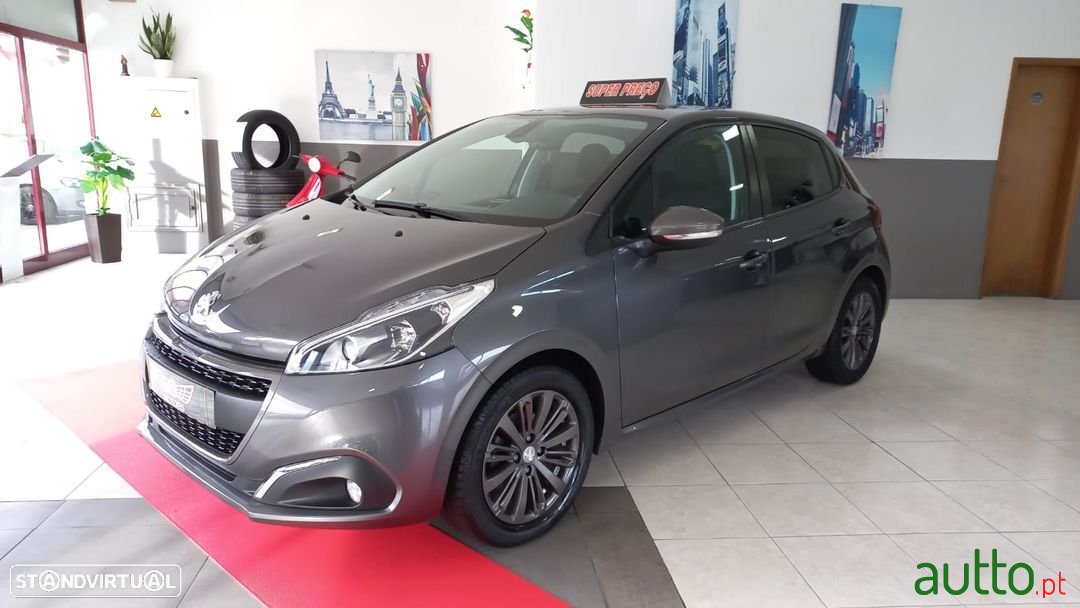 2017' Peugeot 208 photo #2