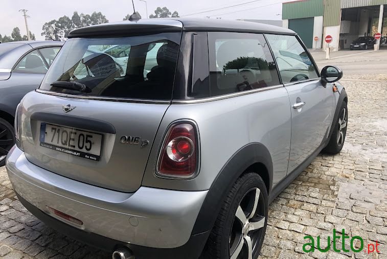 2011' MINI One photo #4