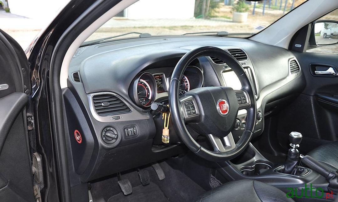 2015' Fiat Freemont photo #5