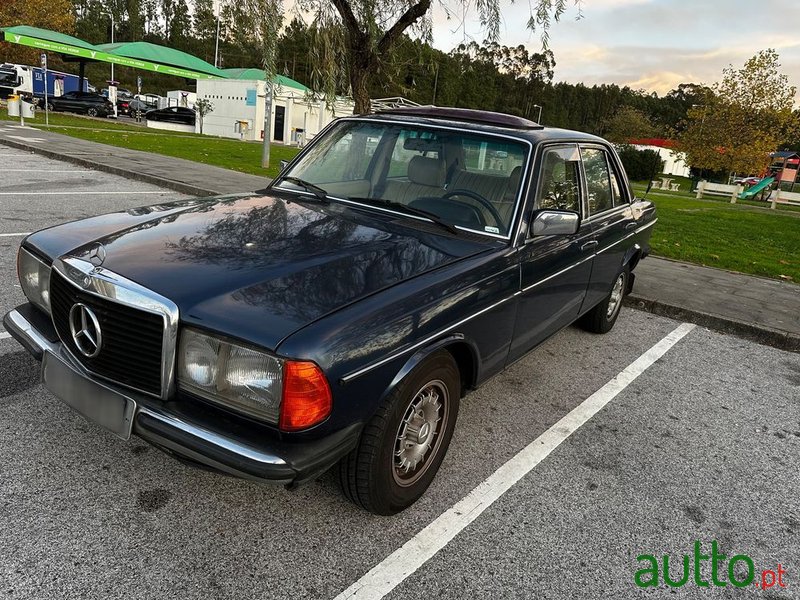 1982' Mercedes-Benz 300 photo #2