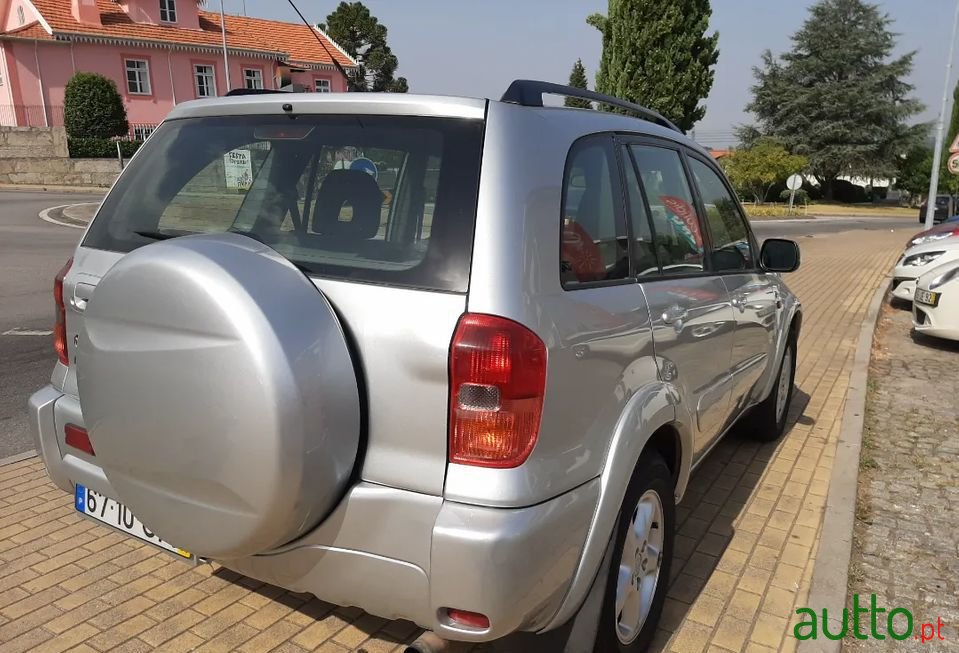 2002' Toyota RAV4 photo #5