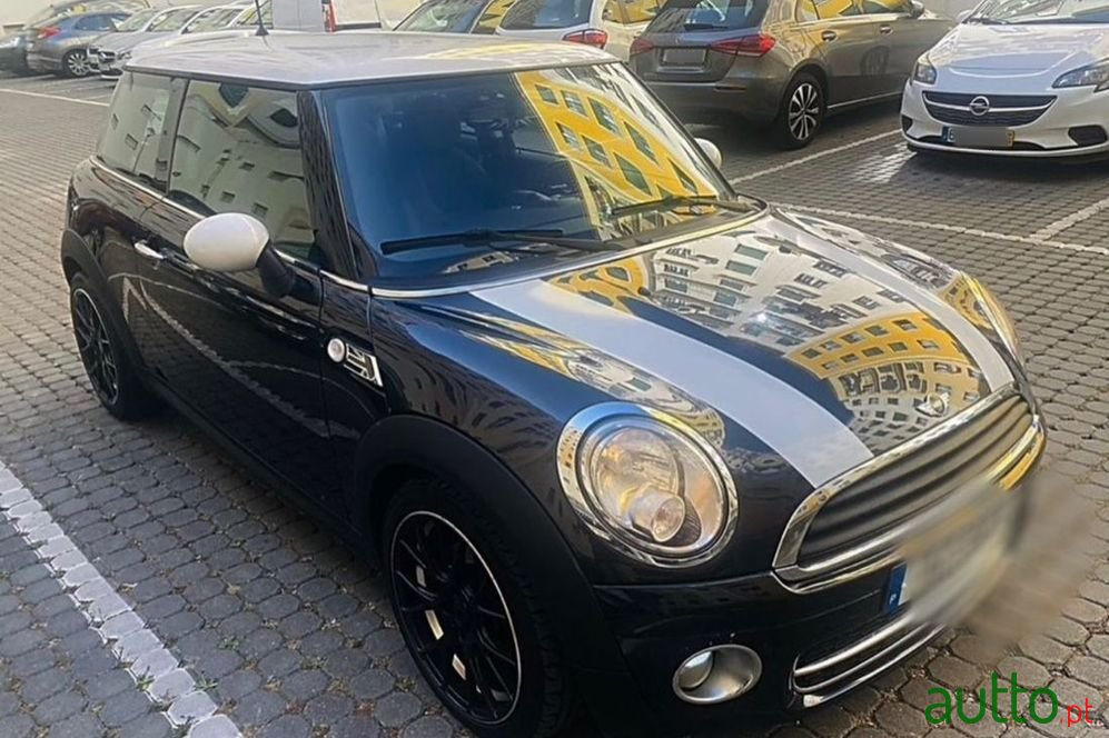 2009' MINI Cooper D photo #1