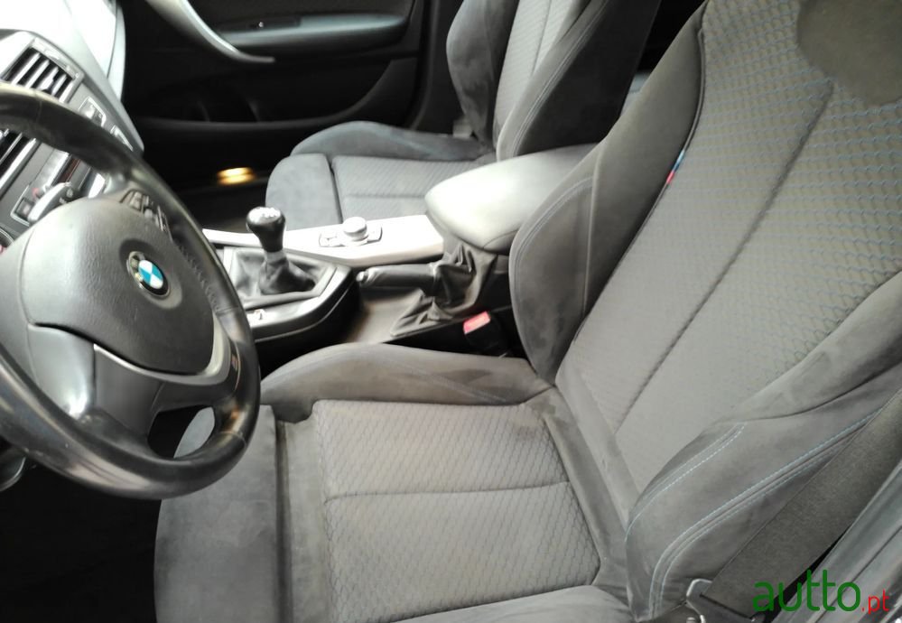 2012' BMW Série 1 D Pack M photo #6