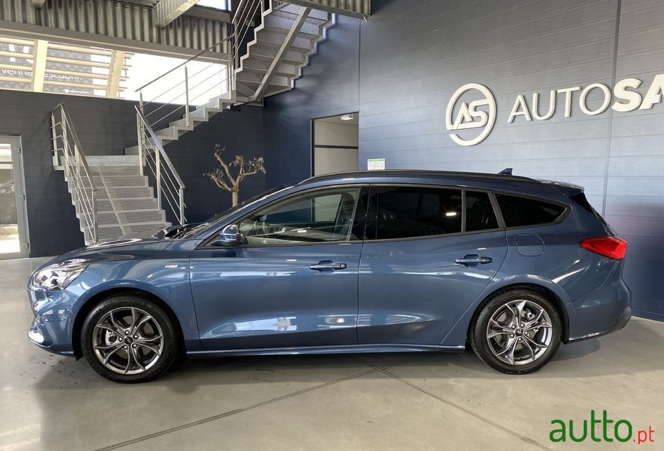 2021' Ford Focus Sw photo #2