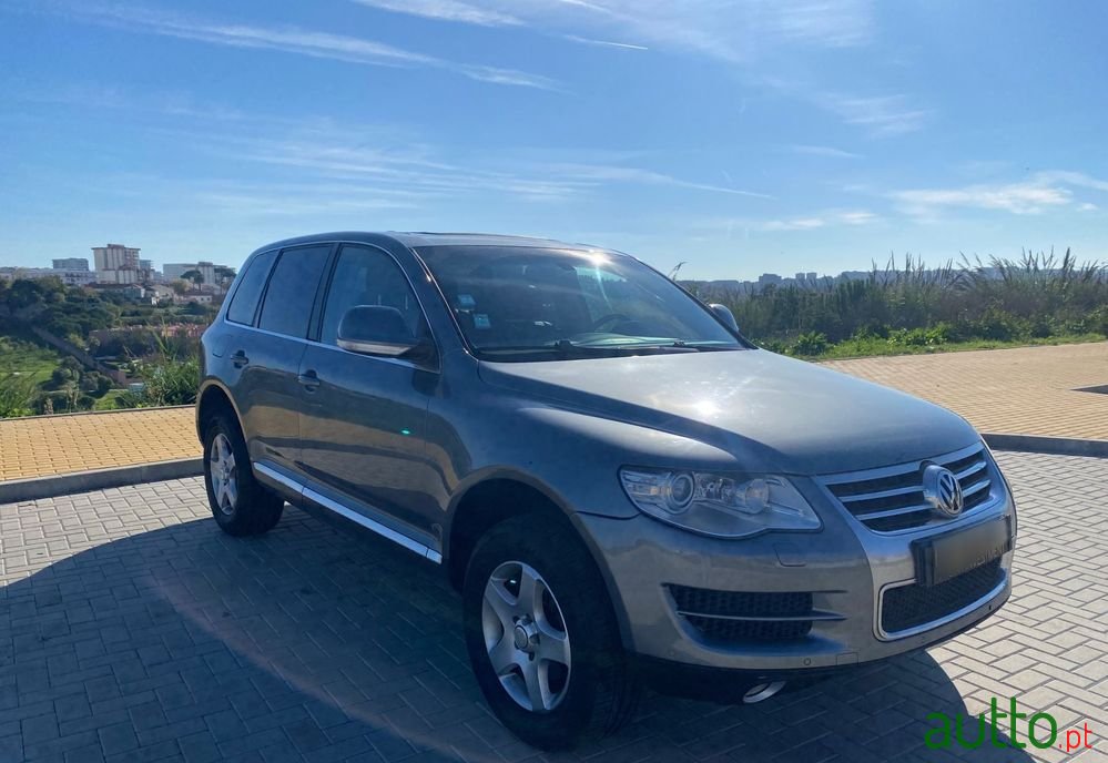 2006' Volkswagen Touareg photo #3