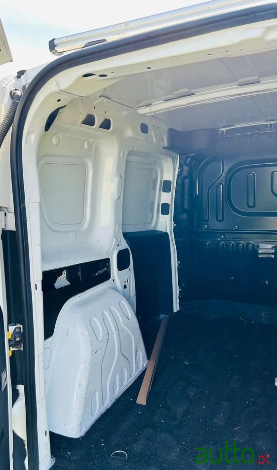 2014' Fiat Doblo photo #5