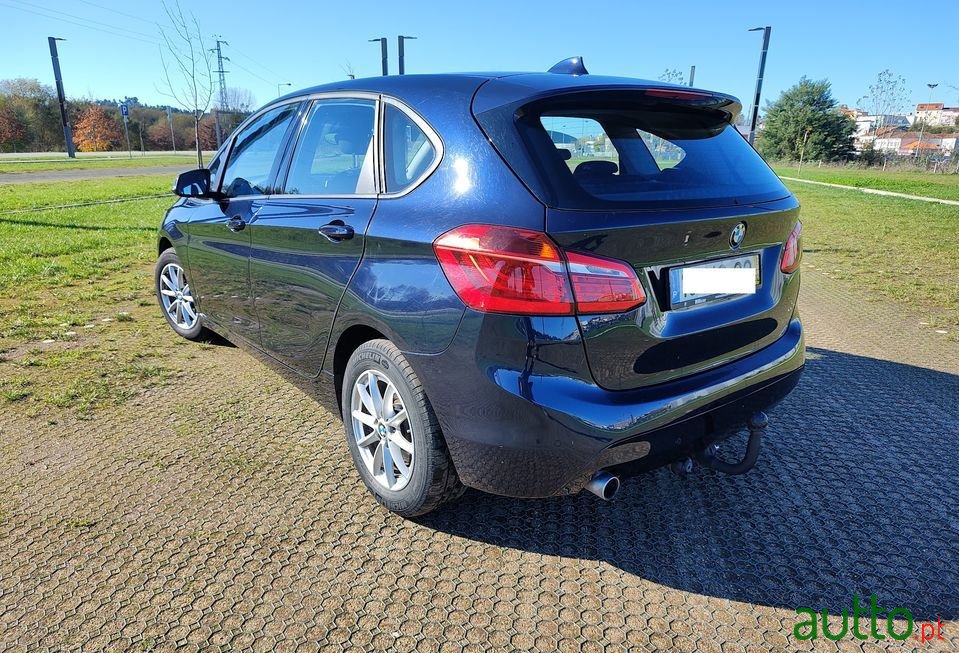 2015' BMW 216 Active Tourer photo #2