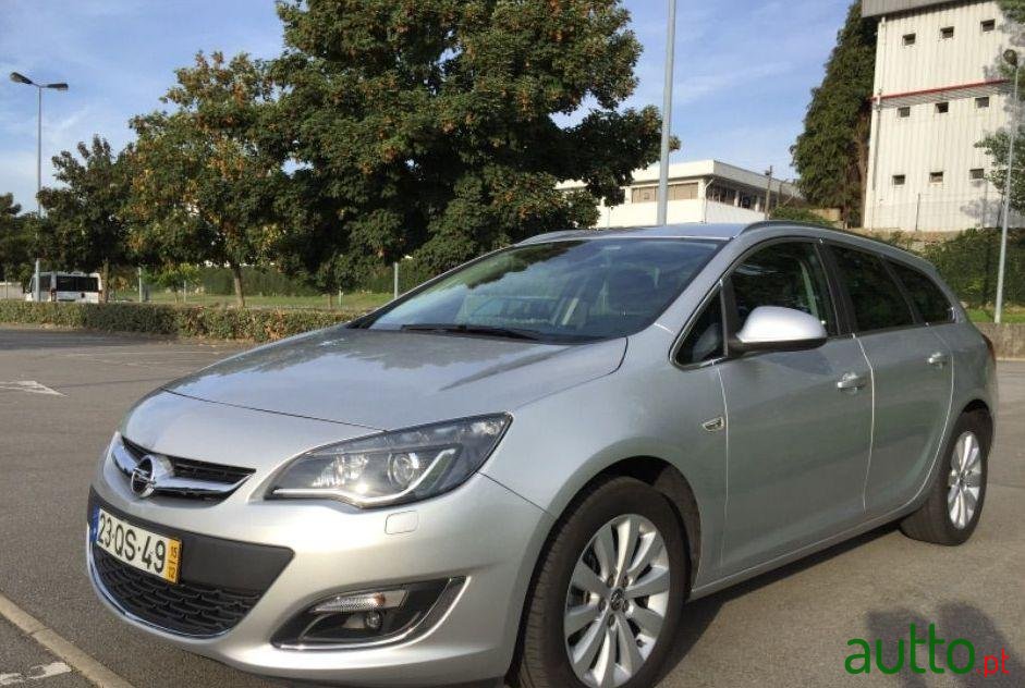 2015' Opel Astra Sports Tourer photo #1