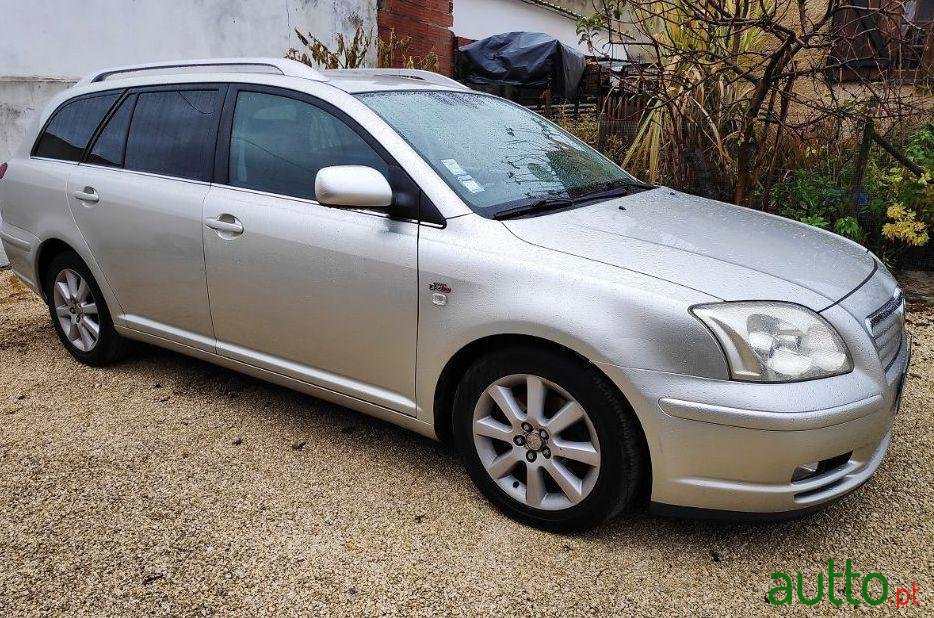 2004' Toyota Avensis 2.0 D-4D photo #3