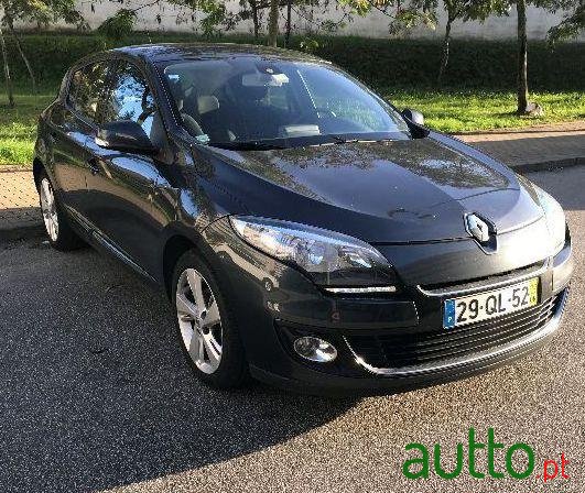 2013' Renault Megane photo #2