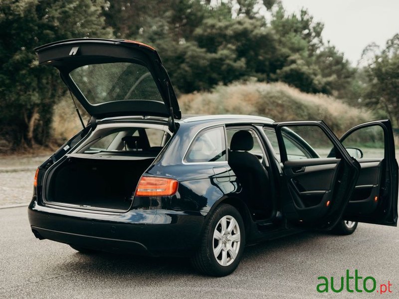 2010' Audi A4 Avant photo #3