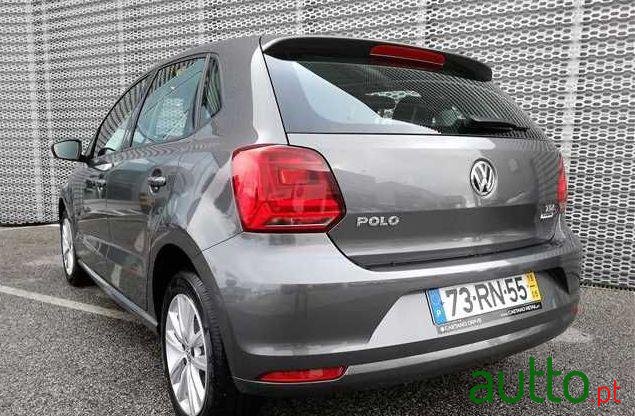 2016' Volkswagen Polo photo #2