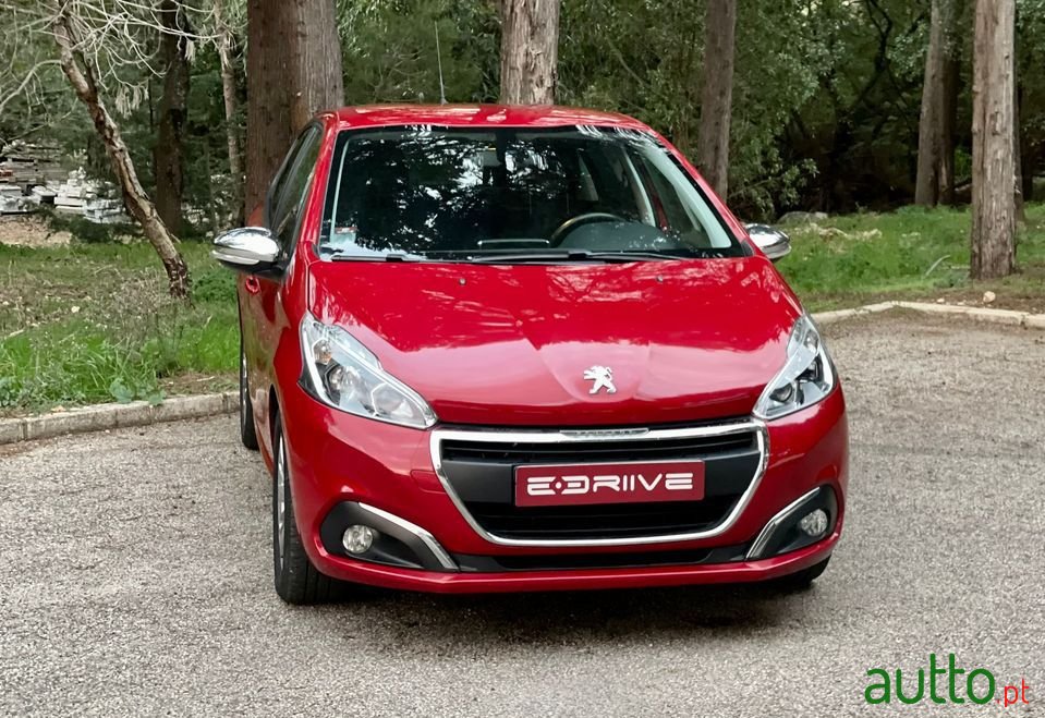 2017' Peugeot 208 photo #2