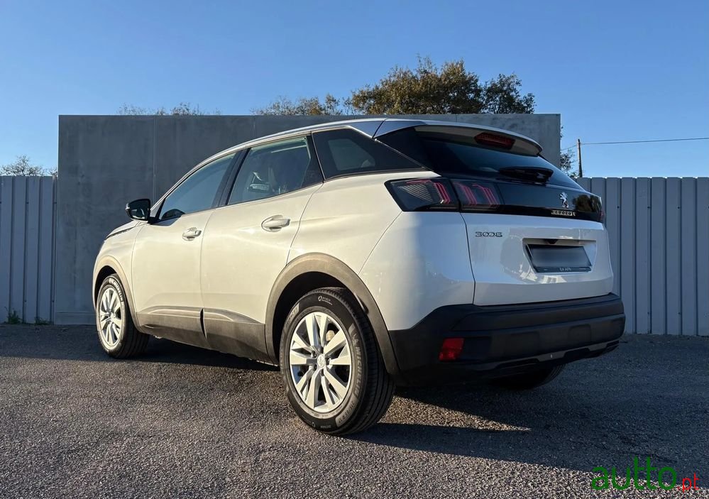 2022' Peugeot 3008 photo #2