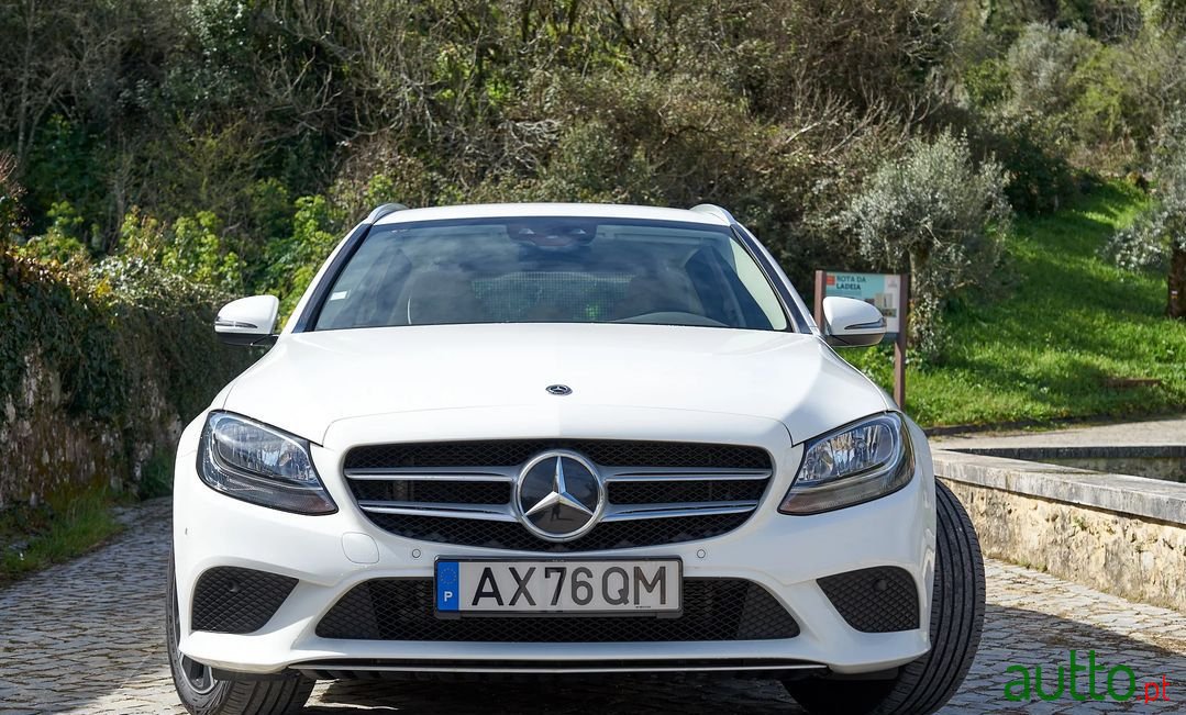 2020' Mercedes-Benz C-300 photo #3