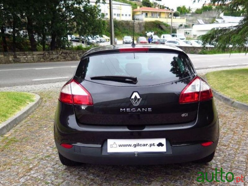 2010' Renault Megane photo #2