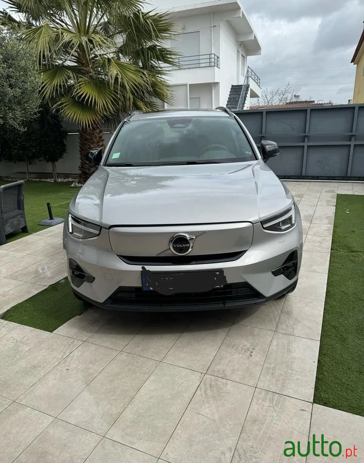 2023' Volvo Xc 40 photo #1