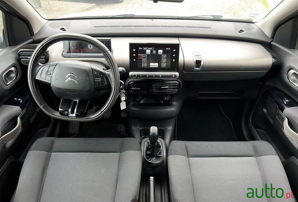 2015' Citroen C4 Cactus photo #5