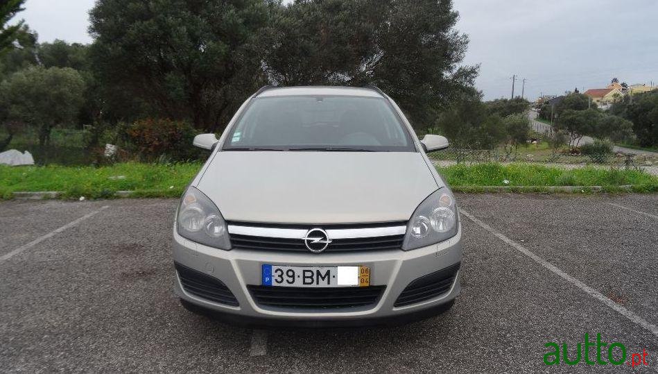 2006' Opel Astra Caravan photo #2