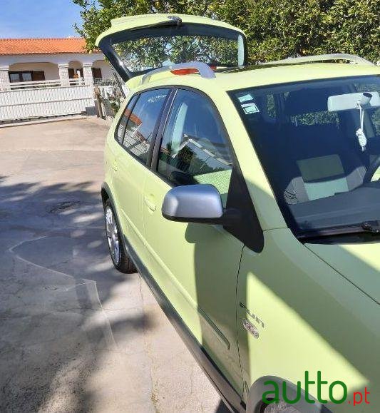 2004' Volkswagen Polo Fun photo #2