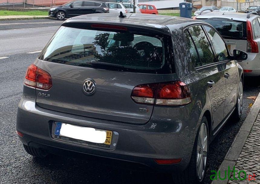 2011' Volkswagen Golf photo #1