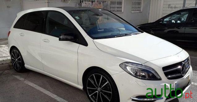 2014' Mercedes-Benz B-180 photo #1