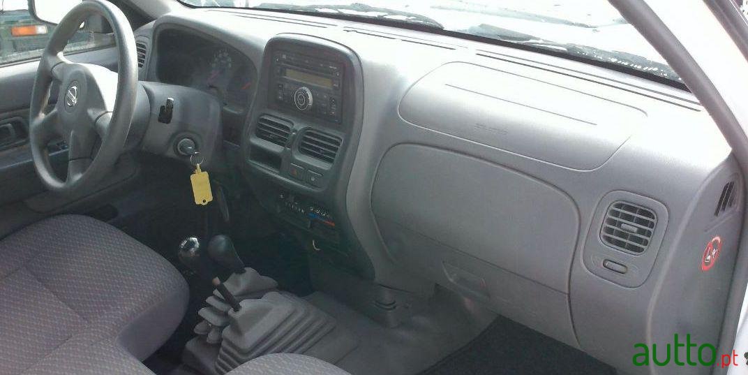 2011' Nissan Pick-Up Np300 4X4 photo #2